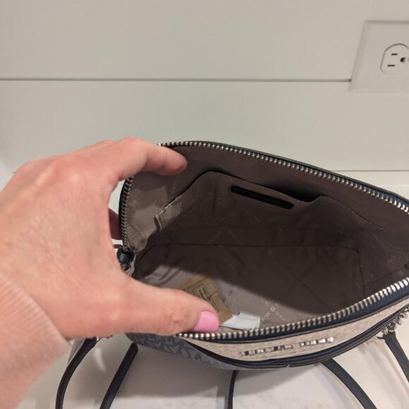 Michael Kors Handbag New - Picture 5 of 5